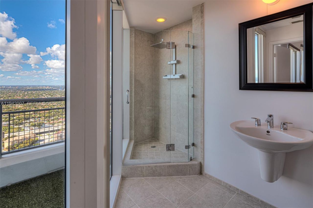 60 SW 13th St, Unit 4211, Miami, FL 33130 Photo