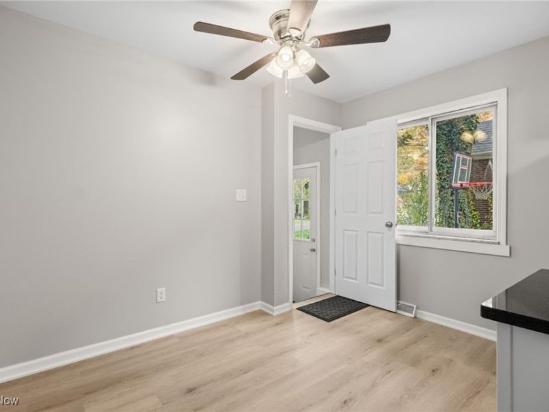 1562 Marlowe Avenue, Akron, OH 44313 Photo 8