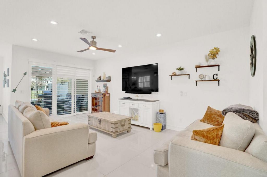 12029 Park Central, Royal Palm Beach, FL 33411 Photo