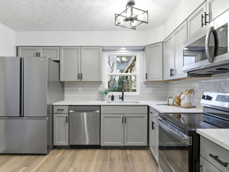 8105 Storrow Drive, Westerville, OH 43081 Photo 6