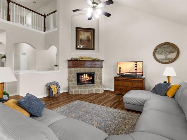 221 Villanova Drive, Van Alstyne, TX 75495