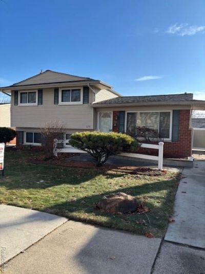 674 Langley Boulevard, Clawson, MI 48017 Main Photo