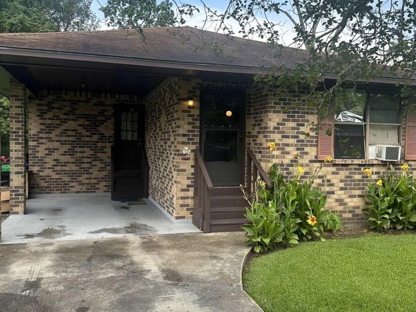 8542 Bayou Run Dr, New Roads, LA 70760