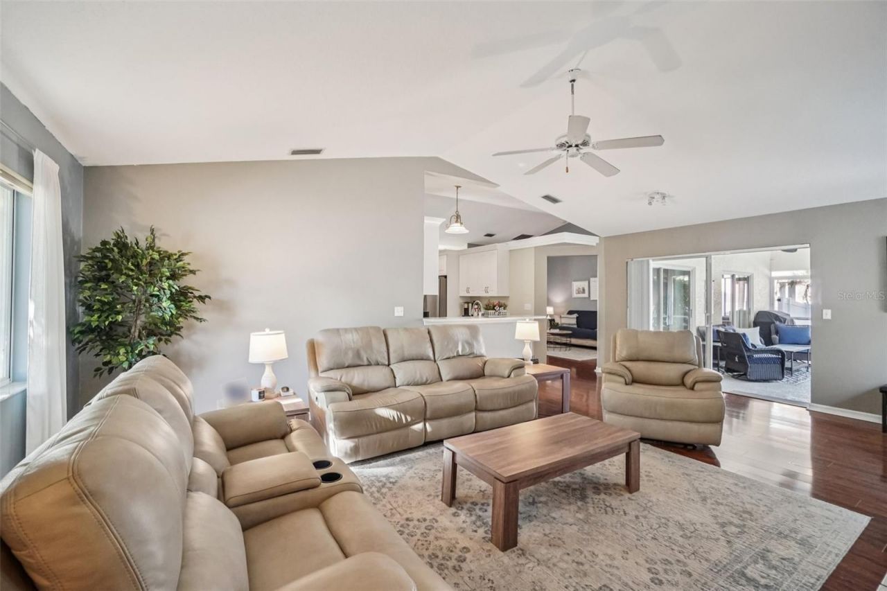 3132 Shoreline Drive, Clearwater, FL 33760 Photo