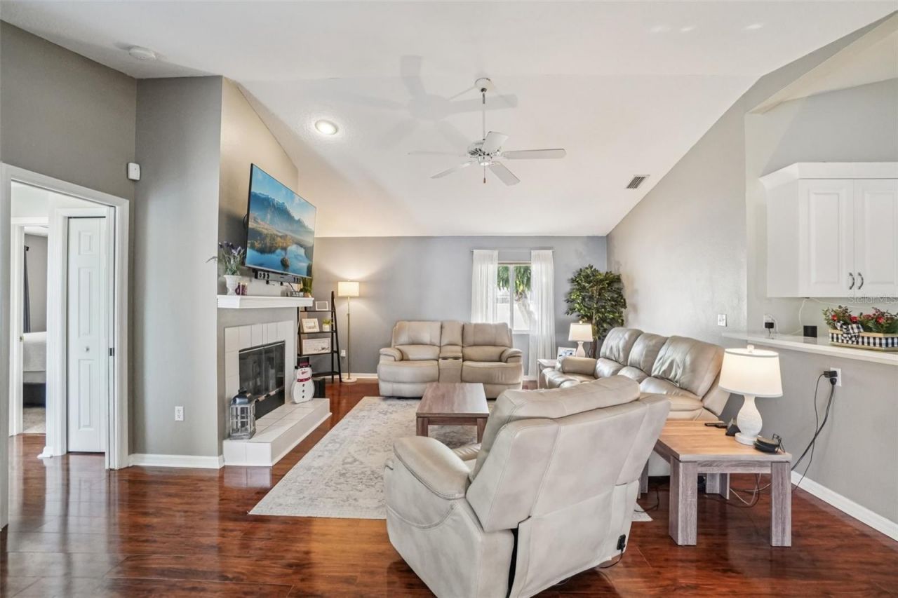 3132 Shoreline Drive, Clearwater, FL 33760 Photo