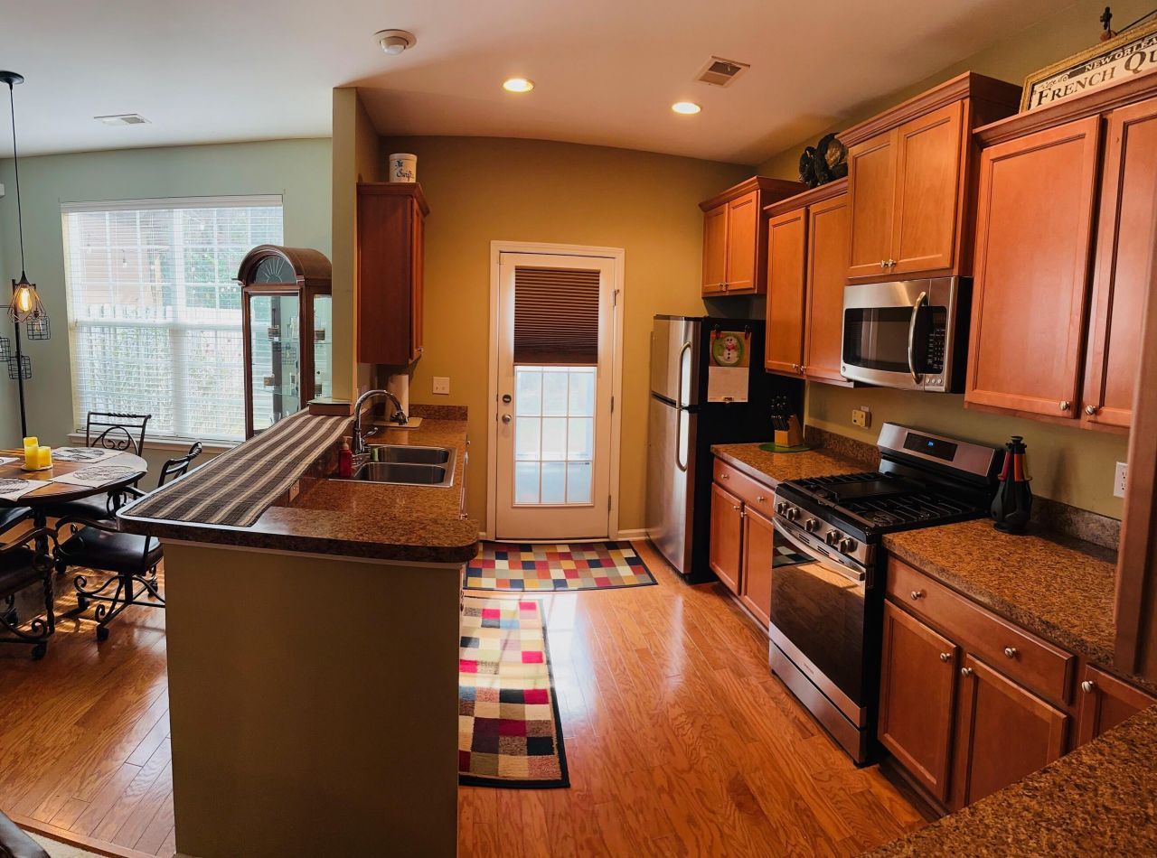 805 Bibury Court Photo 6