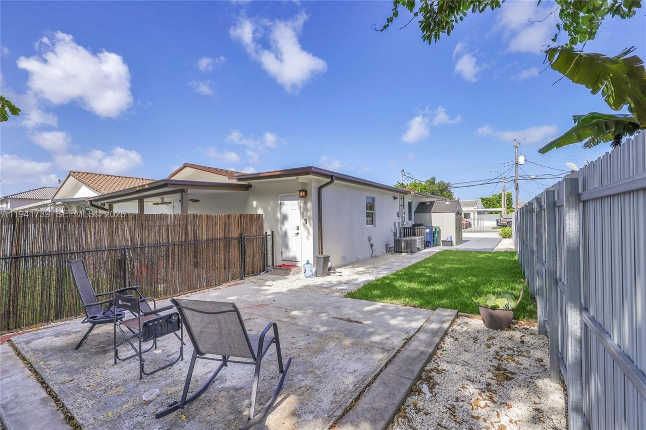 3520 SW 88th Pl, Unit 2, Miami, FL 33165 Photo