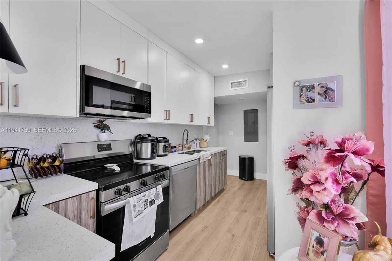 3520 SW 88th Pl, Unit 2, Miami, FL 33165 Photo