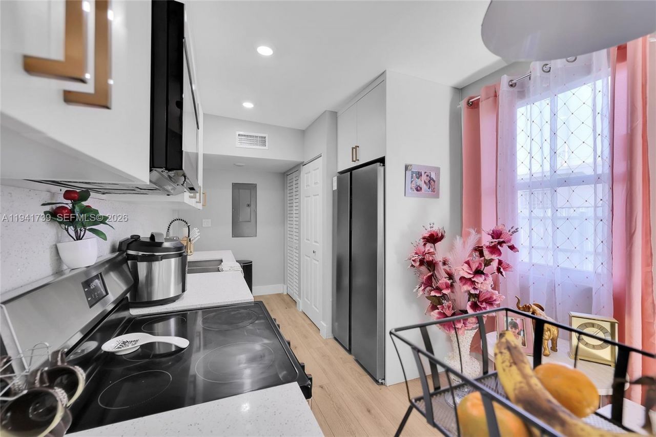 3520 SW 88th Pl, Unit 2, Miami, FL 33165 Photo