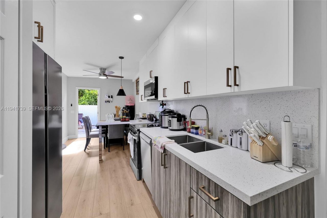 3520 SW 88th Pl, Unit 2, Miami, FL 33165 Photo