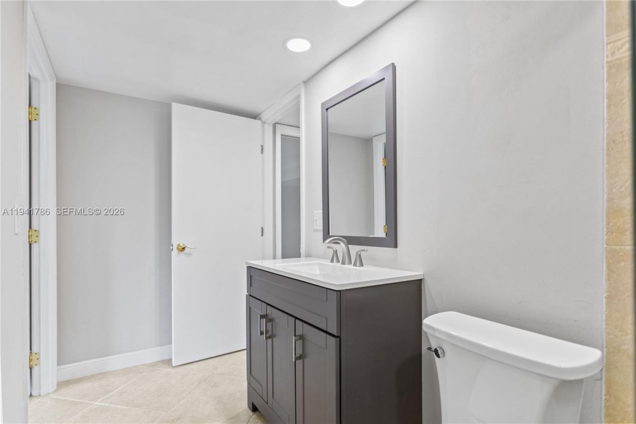 4007 N Cypress Dr, Unit 104, Pompano Beach, FL 33069 Photo