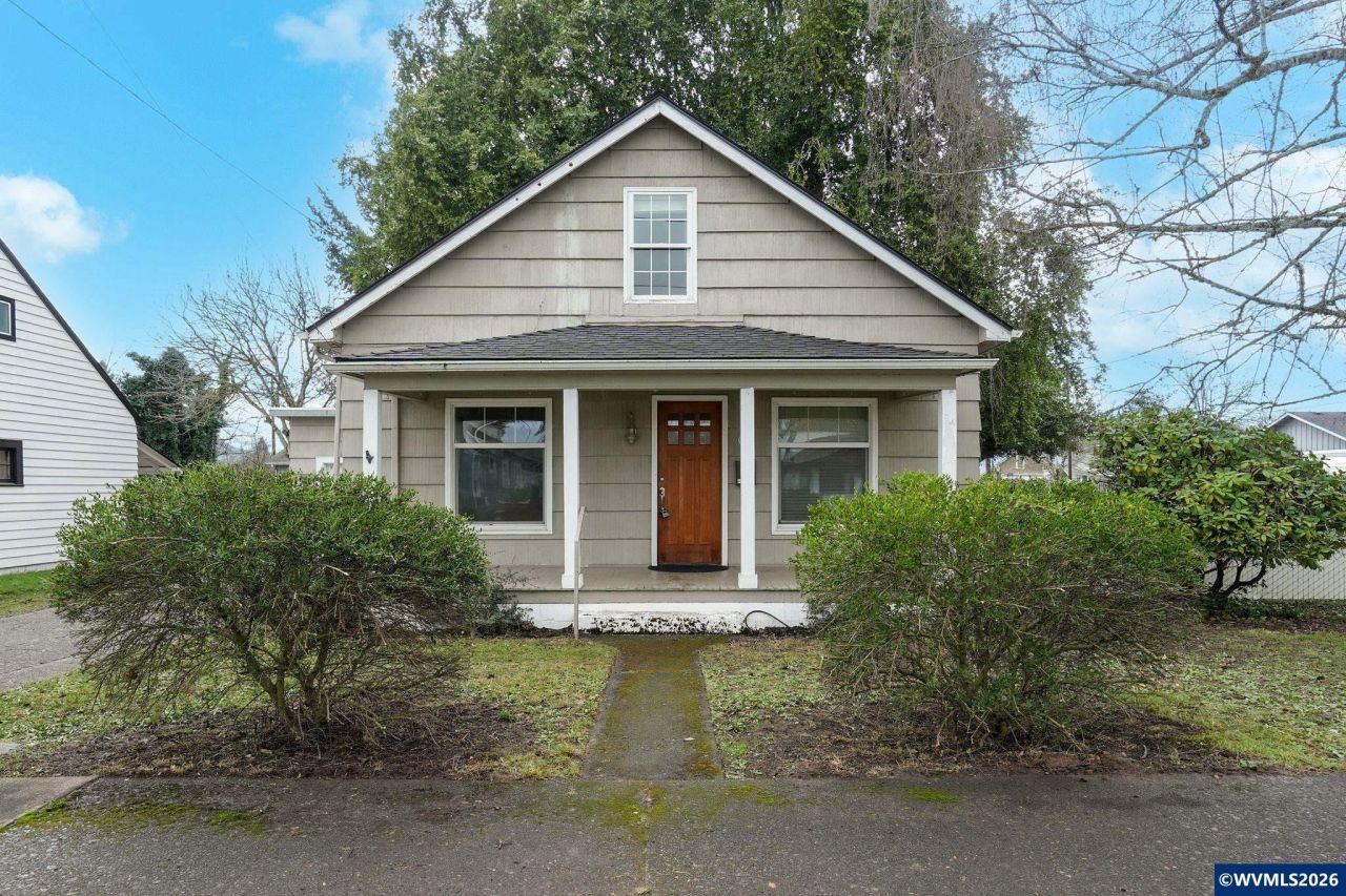 612 Walnut St, Lebanon, OR 97355 Main Photo