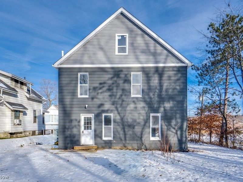 155 W Walnut Street, Wadsworth, OH 44281 Photo 3