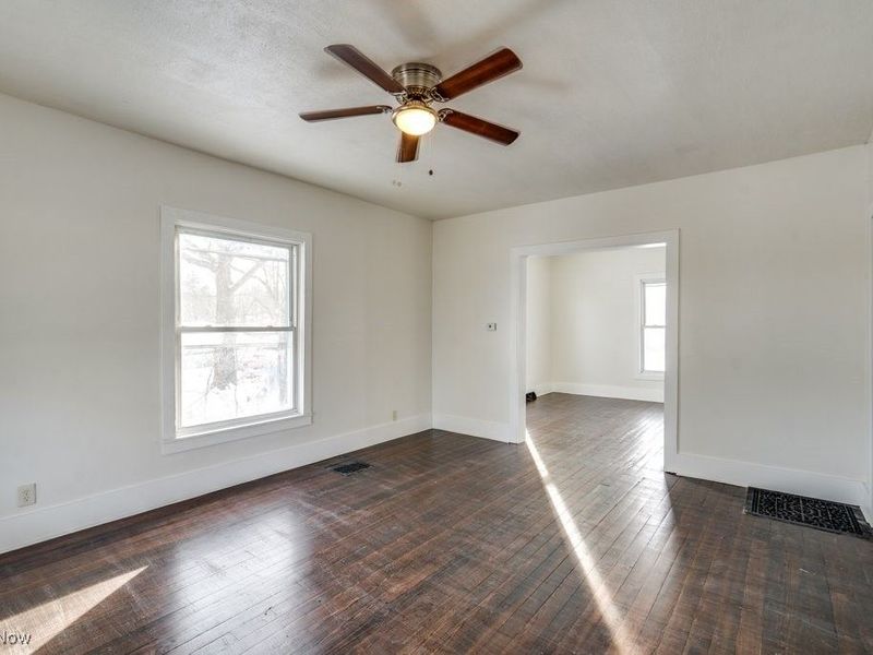 155 W Walnut Street, Wadsworth, OH 44281 Photo 4