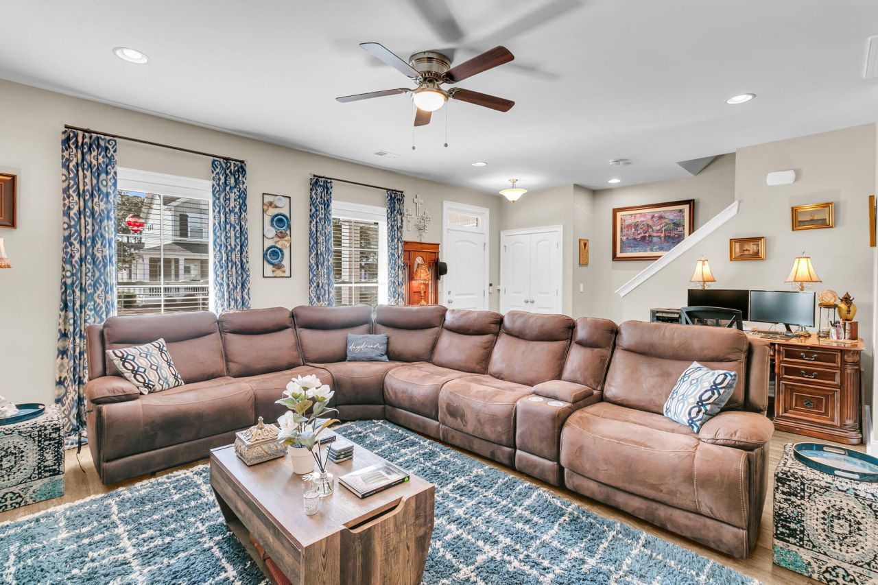 3452 Yarmouth Drive Photo 6