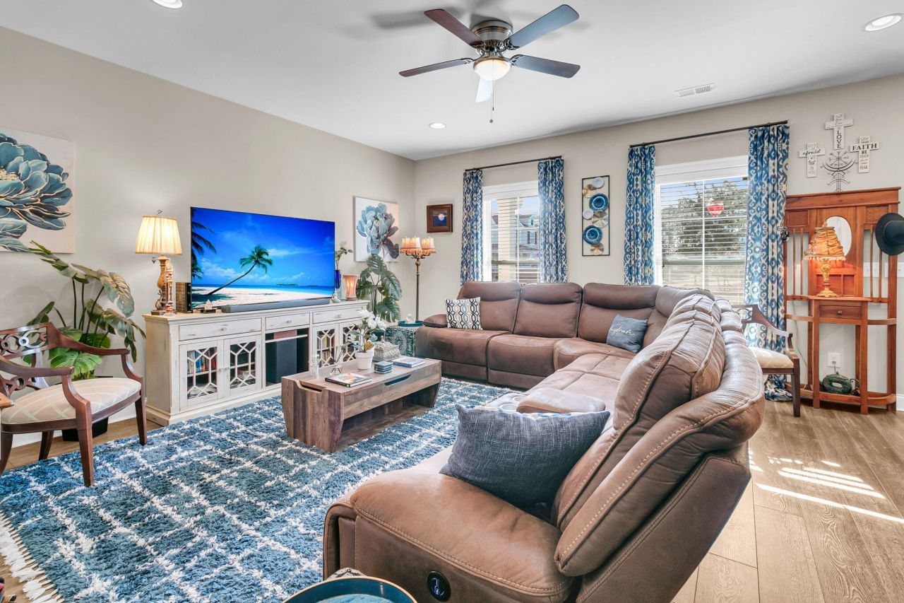 3452 Yarmouth Drive Photo 7