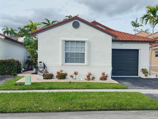 17225 NW 7th St, Pembroke Pines, FL 33029