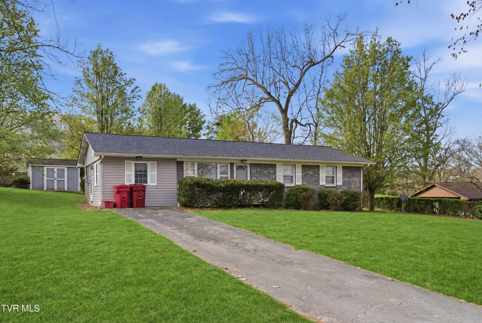 4001 West Englewood Boulevard, Johnson City, TN 37601 Main Photo