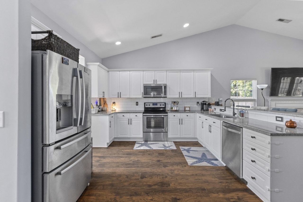 2794 August Road Photo 4