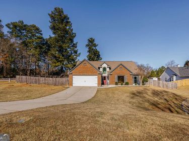 5790 Newberry Point Drive, Flowery Branch, GA 30542