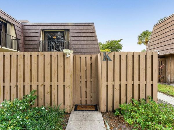 707 7th Court, Palm Beach Gardens, FL 33410