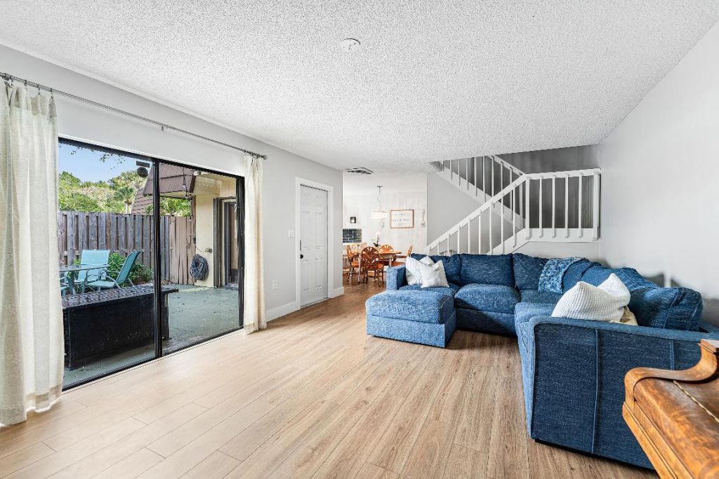 707 7th Court, Palm Beach Gardens, FL 33410 Photo