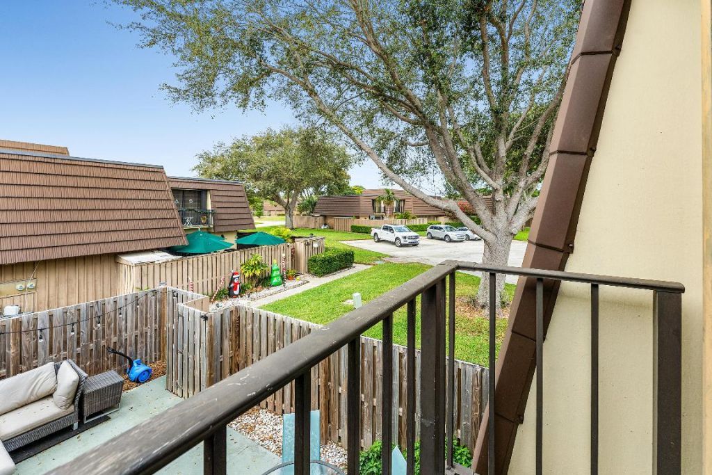 707 7th Court, Palm Beach Gardens, FL 33410 Photo