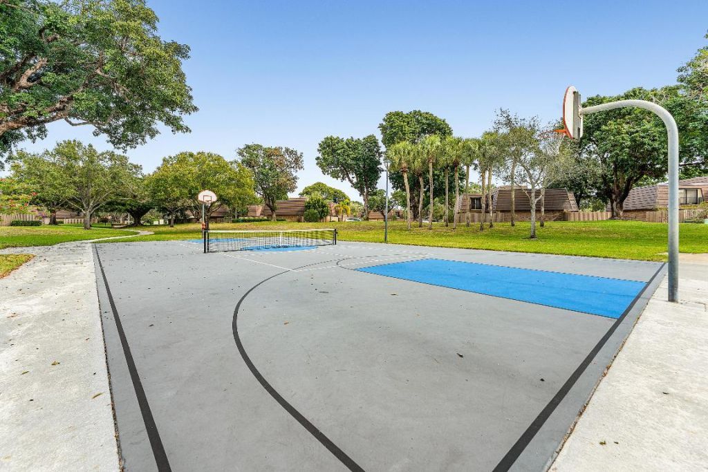 707 7th Court, Palm Beach Gardens, FL 33410 Photo