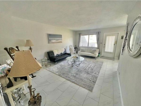 1920 51st Court, Unit 101, Fort Lauderdale, FL 33308