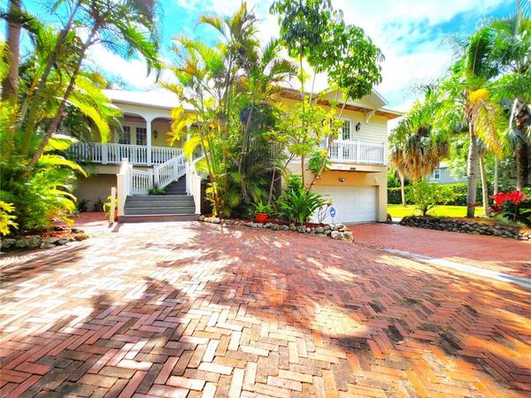 102 17TH STREET NE, BRADENTON, FL 34208