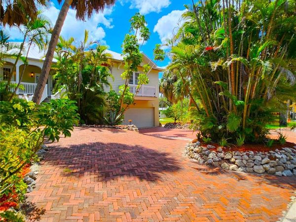 102 17TH STREET NE, BRADENTON, FL 34208