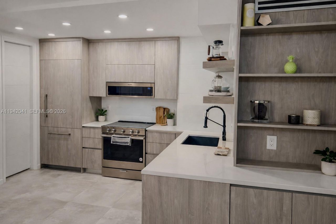 301 Ocean Dr, Unit 302, Miami Beach, FL 33139 Photo