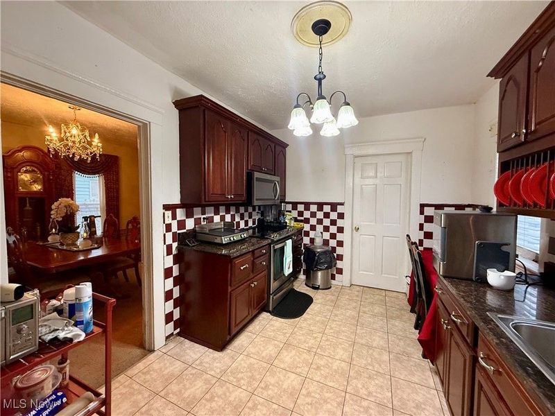 15220 Lucknow Avenue, Cleveland, OH 44110 Photo 22