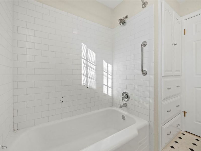 7041 Market Avenue N, Canton, OH 44721 Photo 36