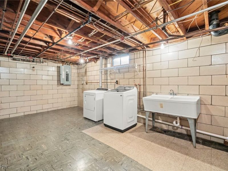 7041 Market Avenue N, Canton, OH 44721 Photo 46