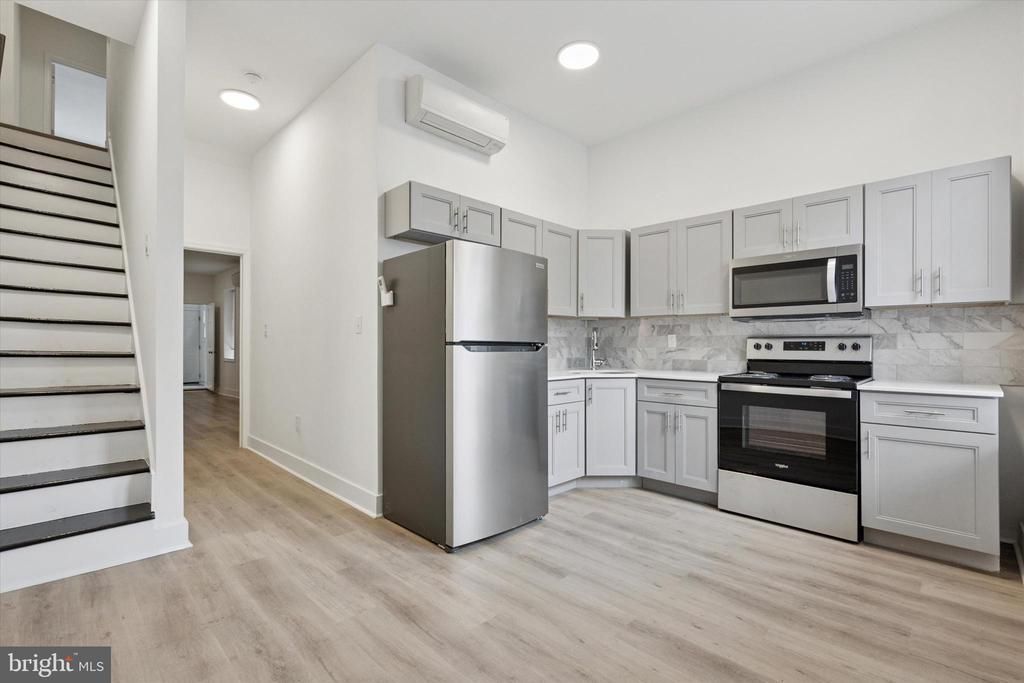 2250 N Woodstock Street, Philadelphia, PA 19132 Main Photo