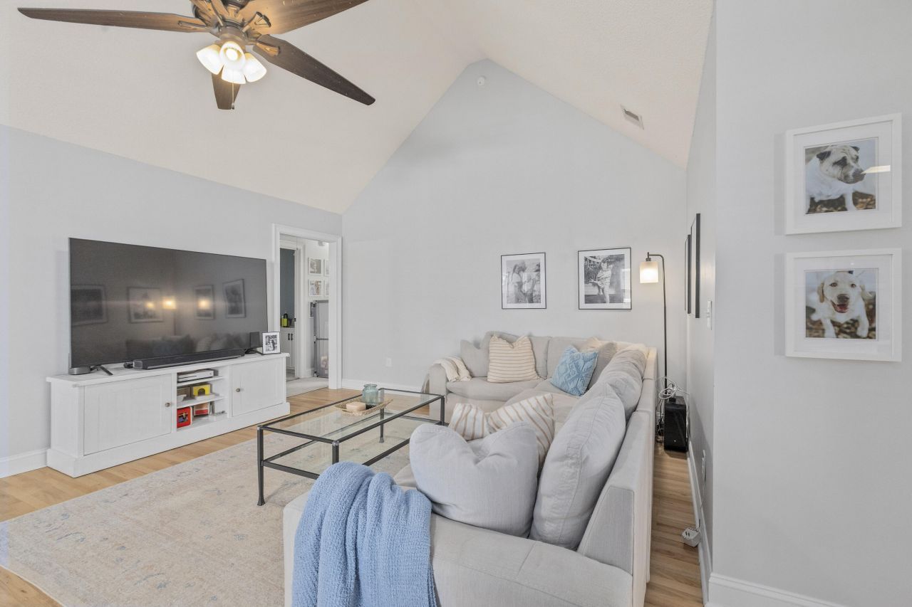 3050 Penny Lane Photo 14