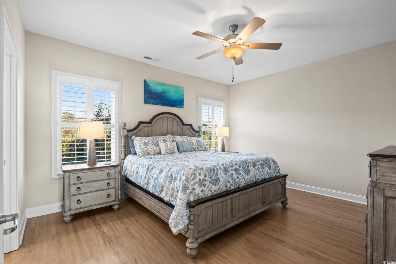 220 Gloucester Way Photo 10