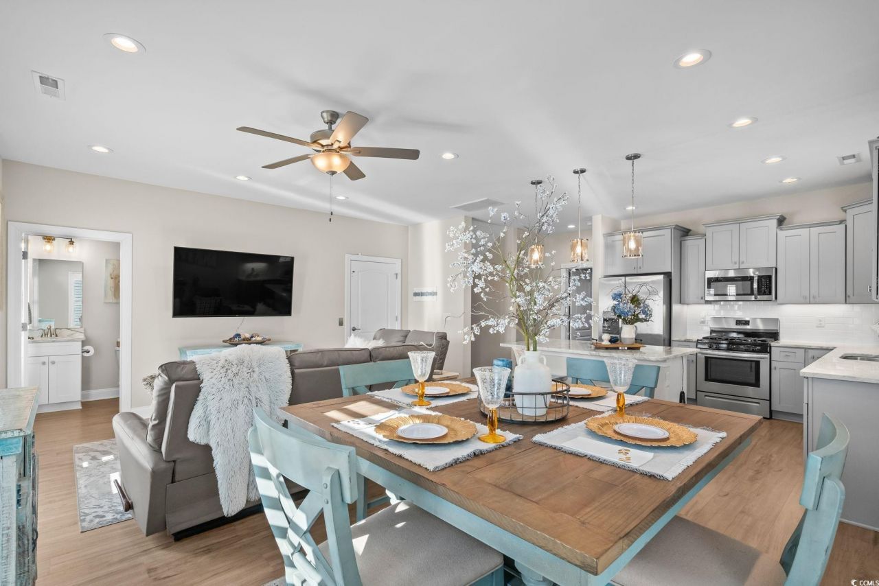 220 Gloucester Way Photo 19