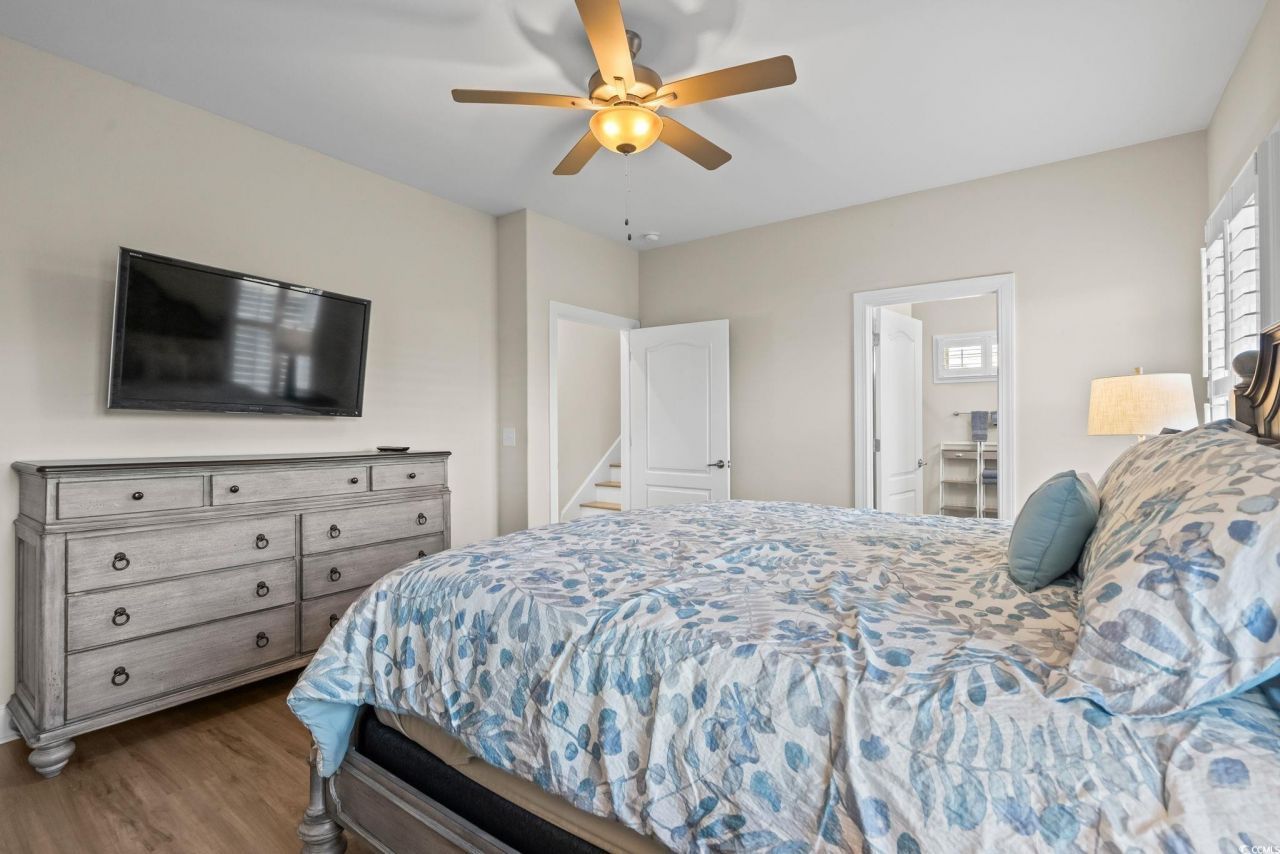 220 Gloucester Way Photo 21