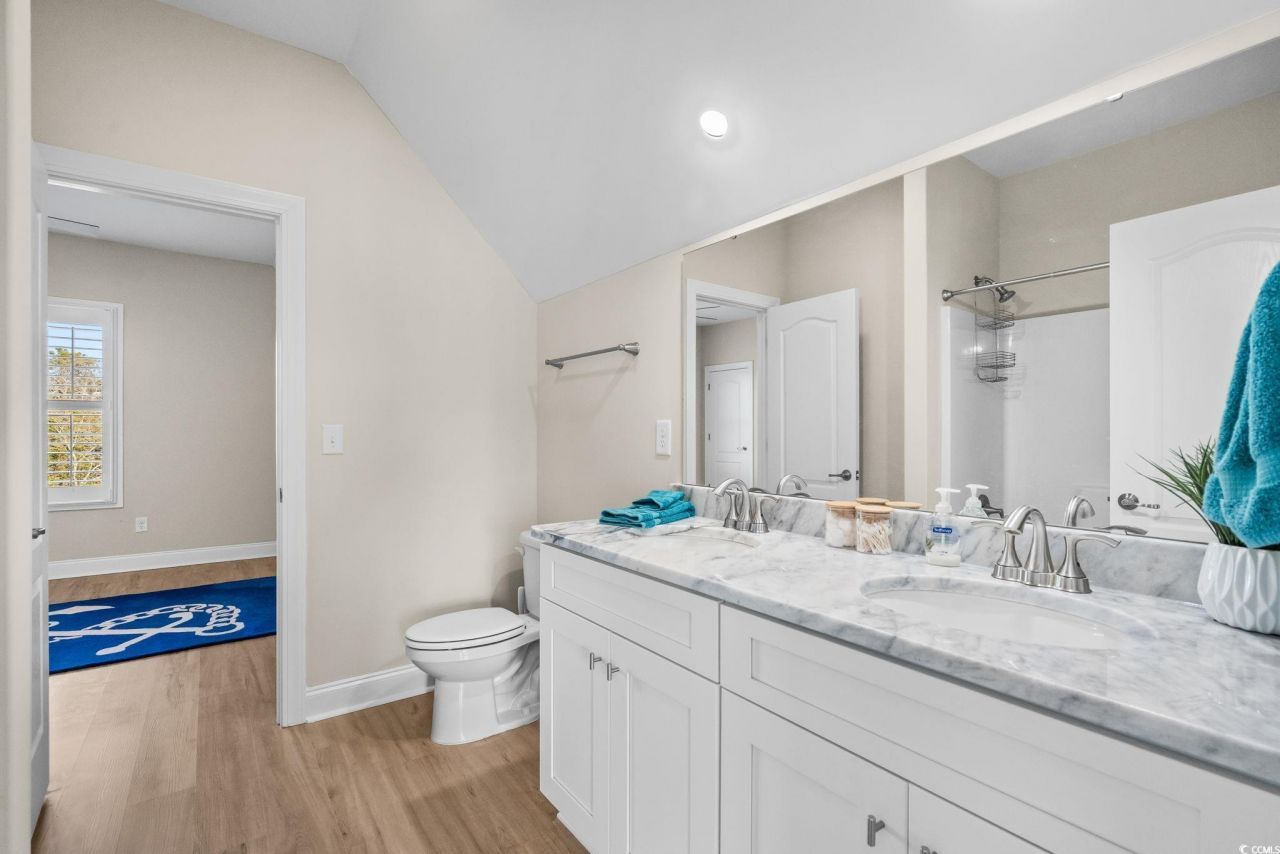 220 Gloucester Way Photo 26