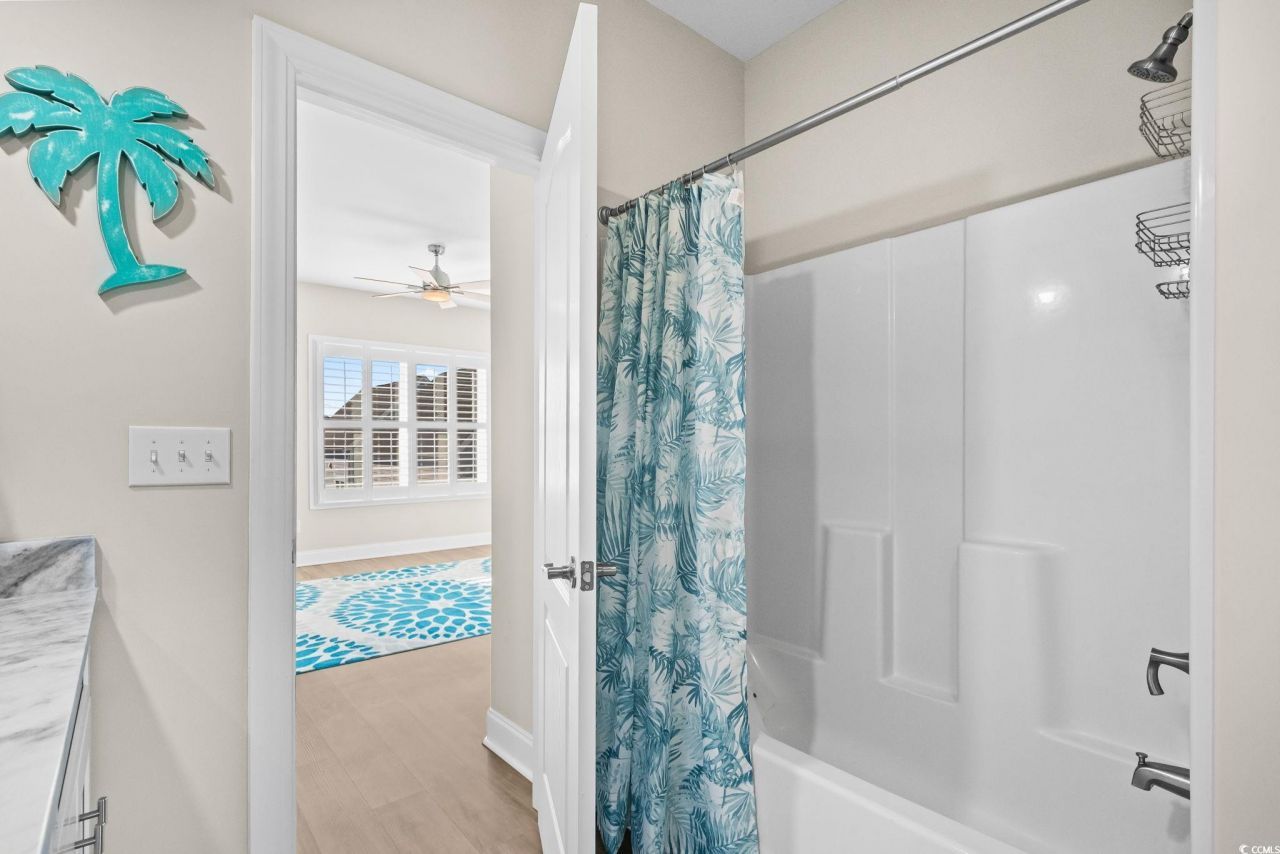 220 Gloucester Way Photo 27