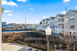 220 Gloucester Way photo 4