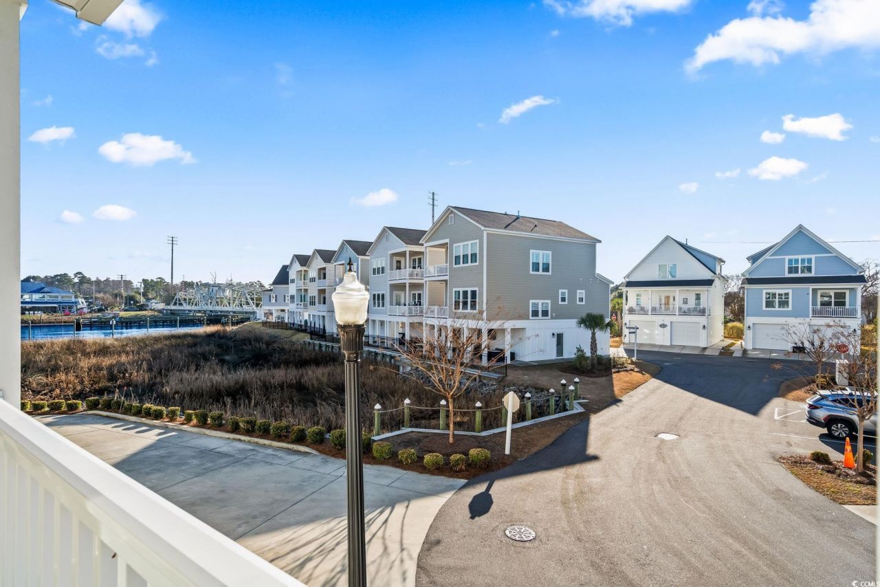 220 Gloucester Way Photo 33