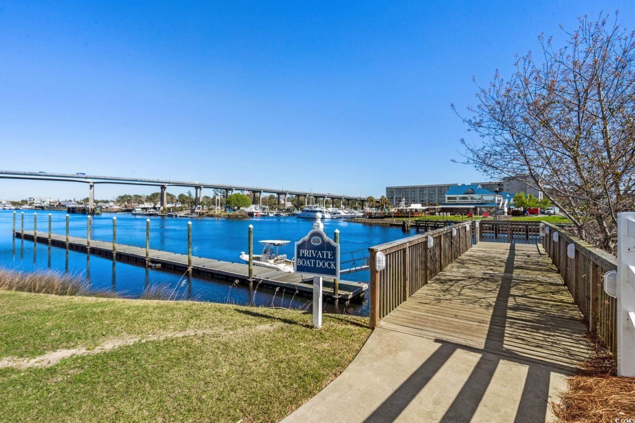 220 Gloucester Way Photo 34