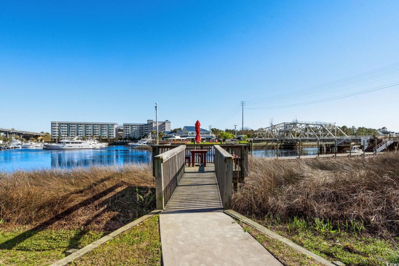 220 Gloucester Way Photo 35