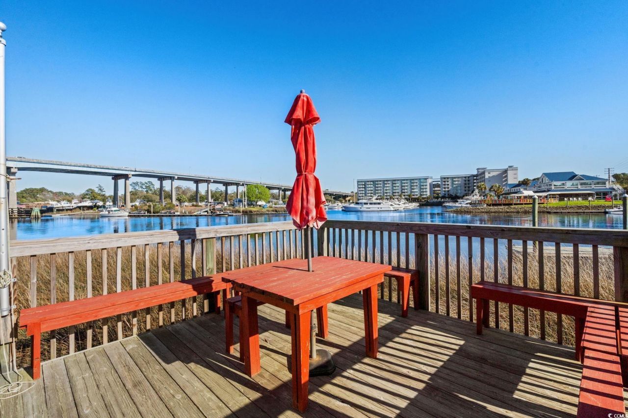 220 Gloucester Way Photo 36