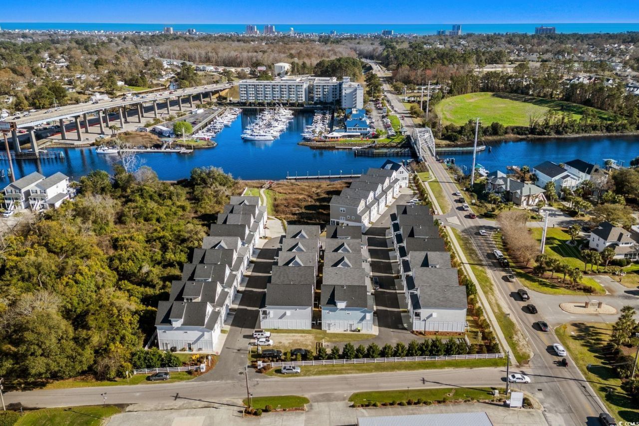 220 Gloucester Way Photo 38