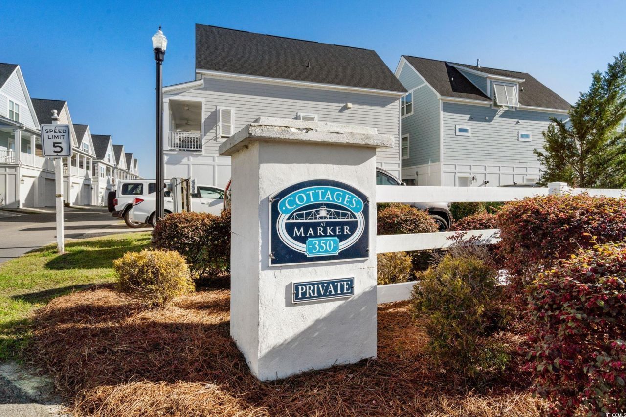 220 Gloucester Way Photo 40