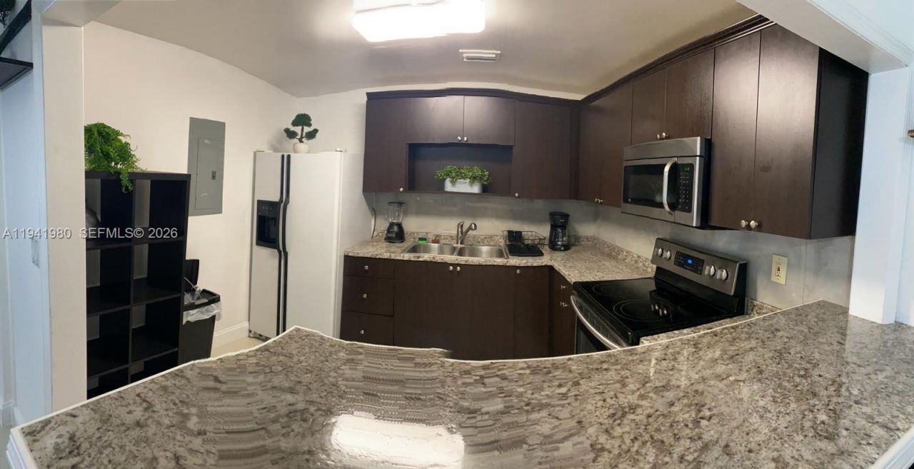 3670 SW 12th St, Miami, FL 33135 Photo